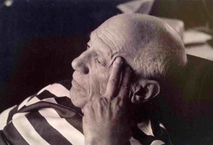 Black and white portrait picture of Pablo Picasso